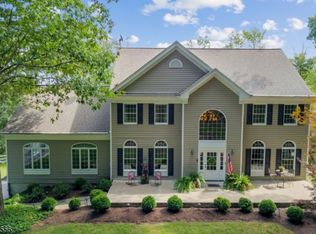 15 Colemans Rd #B, Long Valley, NJ 07853