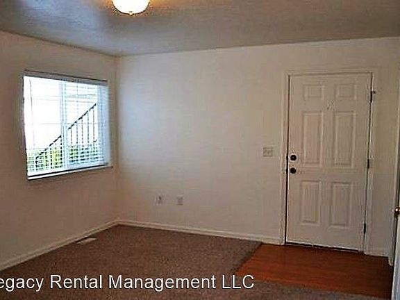 5th image of 2045 Alan St APT 2