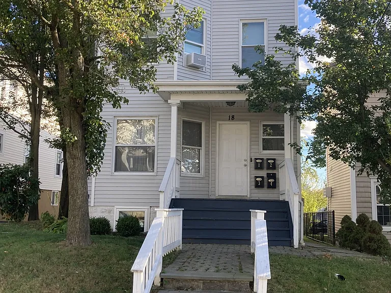 18 Everett Ave #4 — Photo 16
