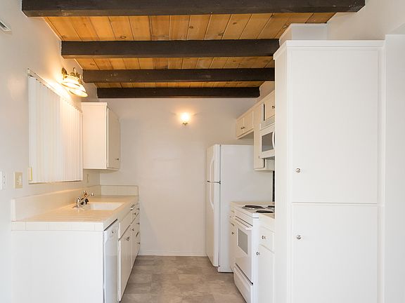 3rd image of 2000 Speyer Ln APT 3