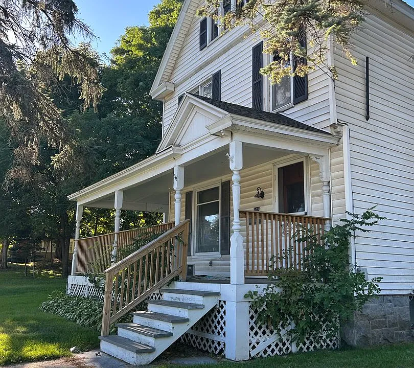 265 E Main St