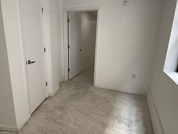 3rd image of 556-557 Market St #1C