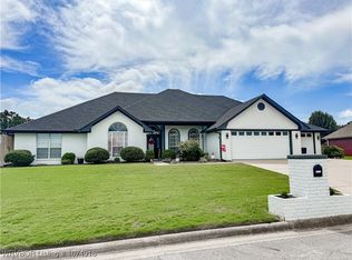 1908 Heritage Dr, Van Buren, AR 72956