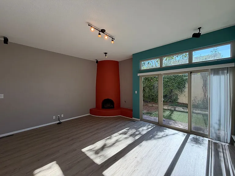 7924 Woodridge Dr NE — Photo 11