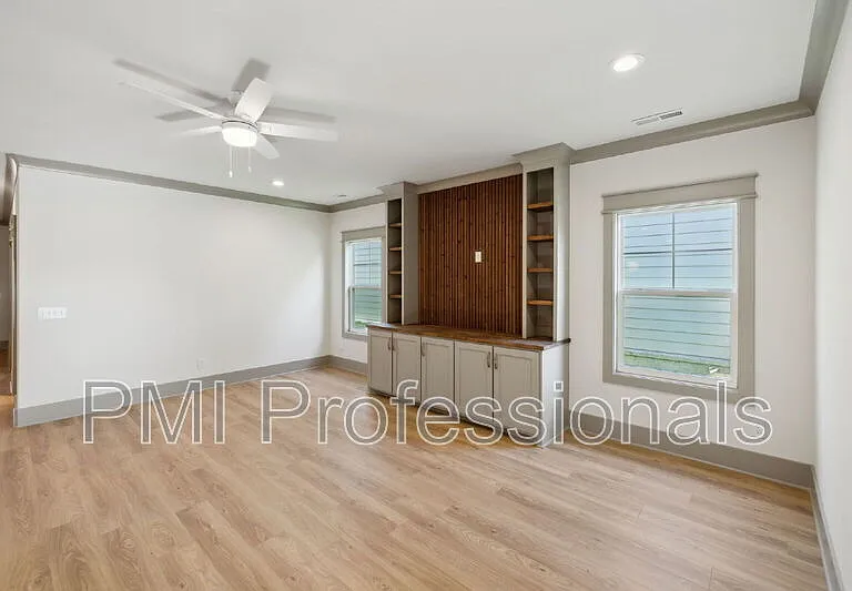 3419 John Richards Dr — Photo 3