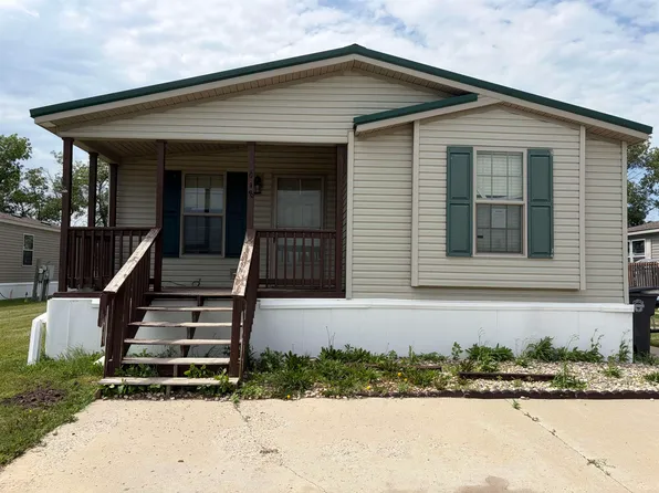 618 Frontier Ln, Stanley, ND 58784