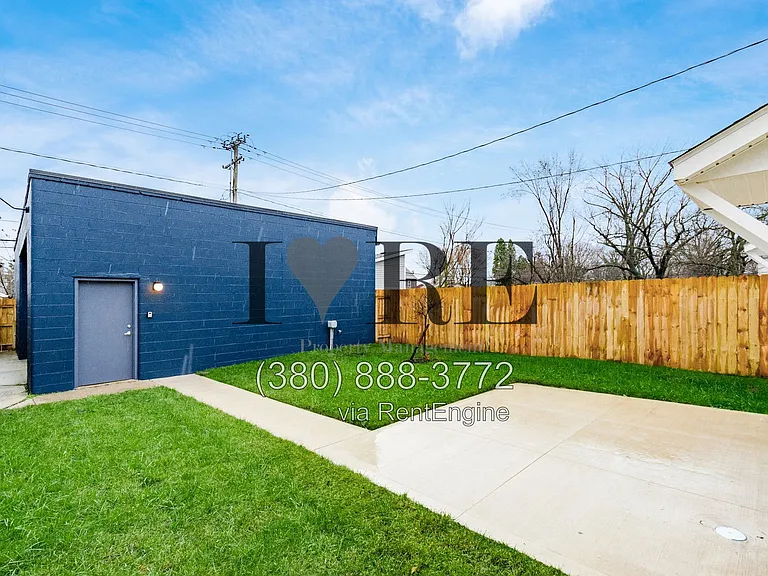 976 Ellsworth Ave — Photo 3