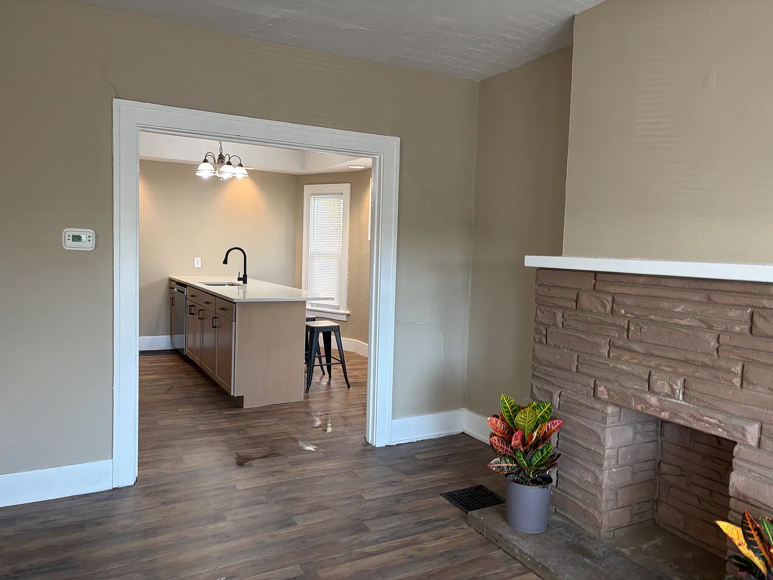 2 bed, 1.5 bath, 1132 sqft, $1,850 — Photo 3