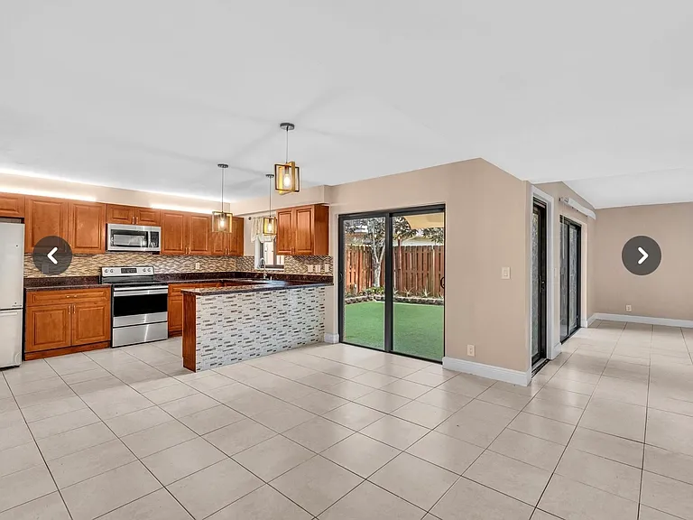 8115 SW 24th St #8115 — Photo 10