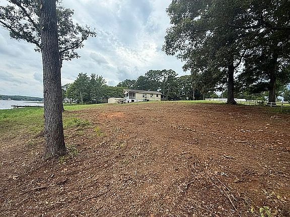 3rd image of 301 Merrell Beach Rd