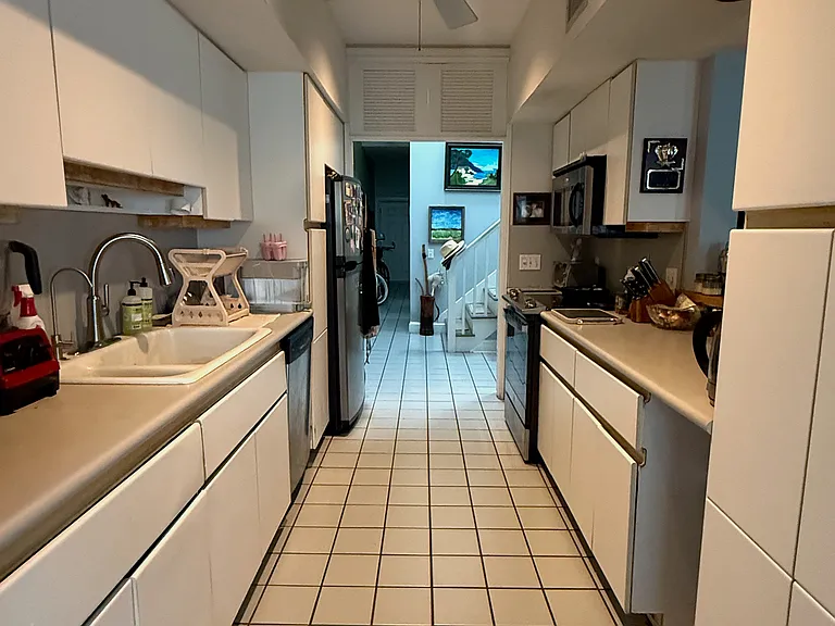 918 Southard St #205 — Photo 9
