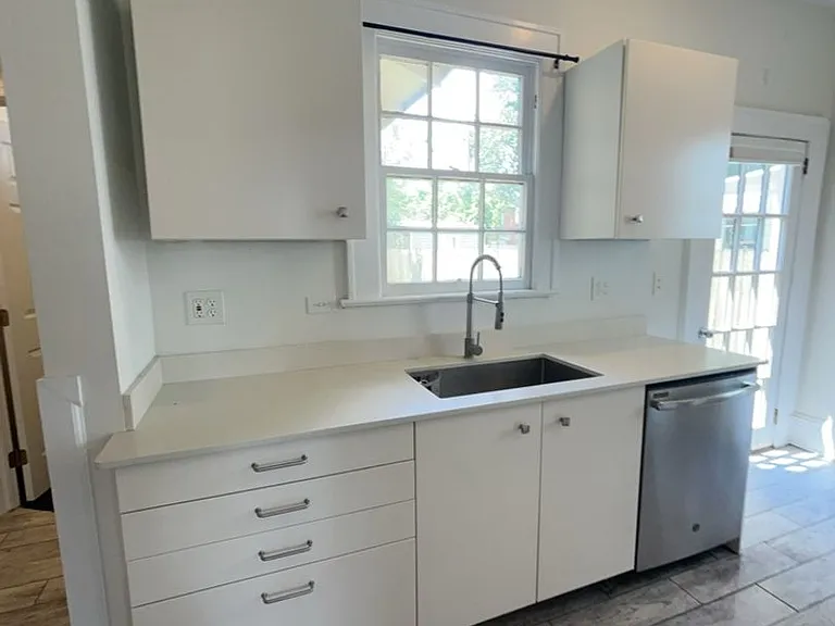 Myra St 2210 — Photo 3