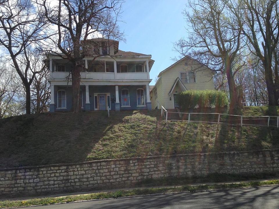 1st image of 921 N 6th St
