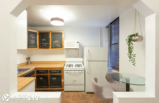 Rented by APT212 INC | media 8