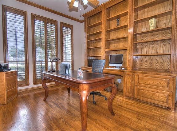 4th image of 6008 Wildwood Dr