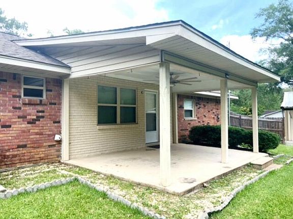 3rd image of 502 Pinewood Dr SE