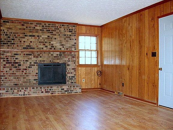 3rd image of 204 Vicar Pl