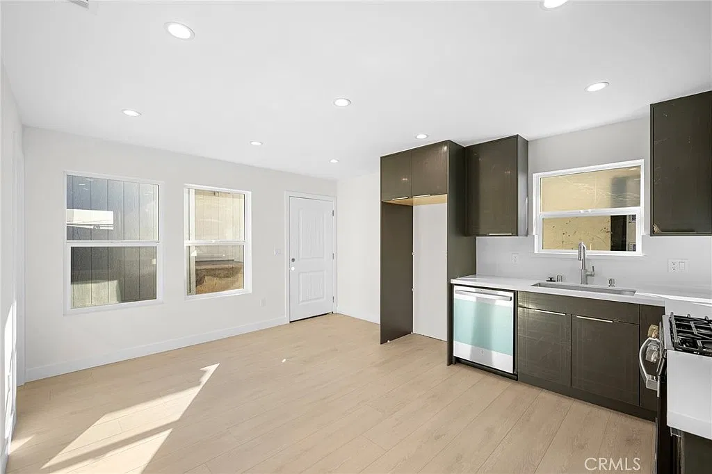 1233 Orange Grove Ave — Photo 4
