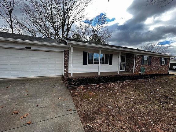 2nd image of 2728 Greenway Dr