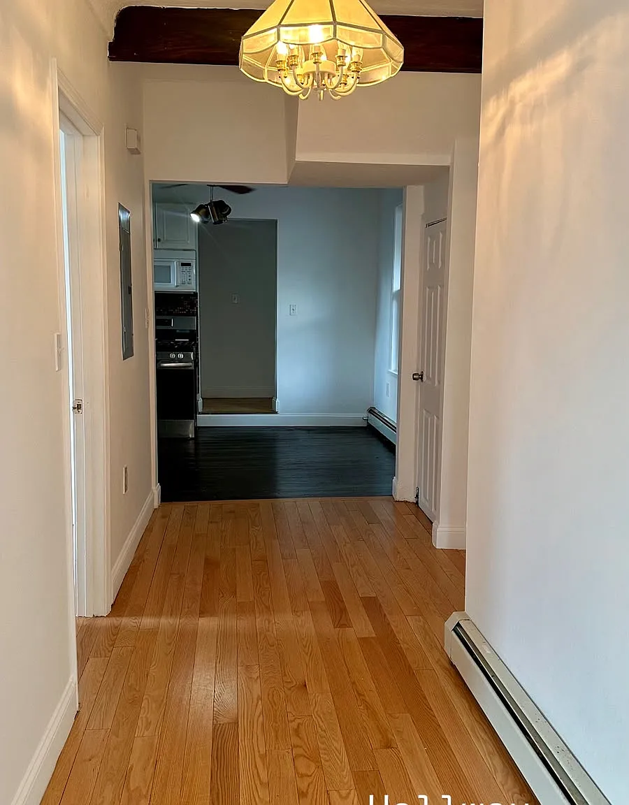8 Peacevale Rd — Photo 3