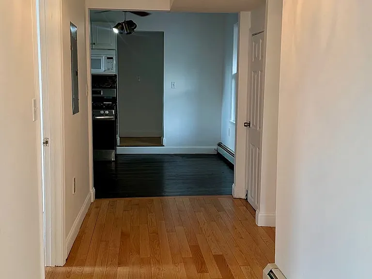 8 Peacevale Rd — Photo 3