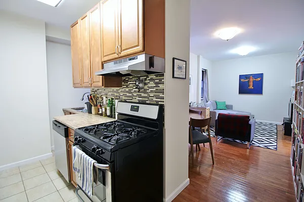 Rented by Julianna Realty Corp | media 11