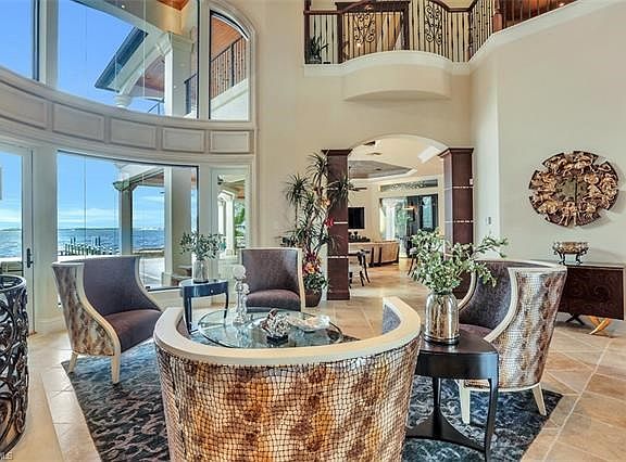 3rd image of 2844 Valencia Way