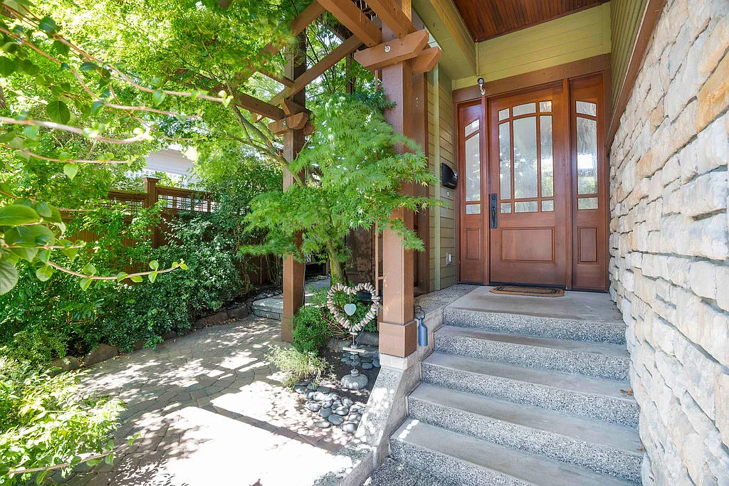 545 Holly Dr — Photo 4
