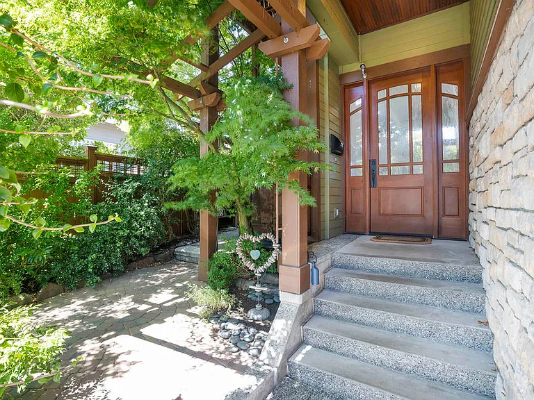 545 Holly Dr — Photo 4