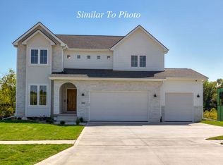 11212 Twilight Dr, West Des Moines, IA 50266