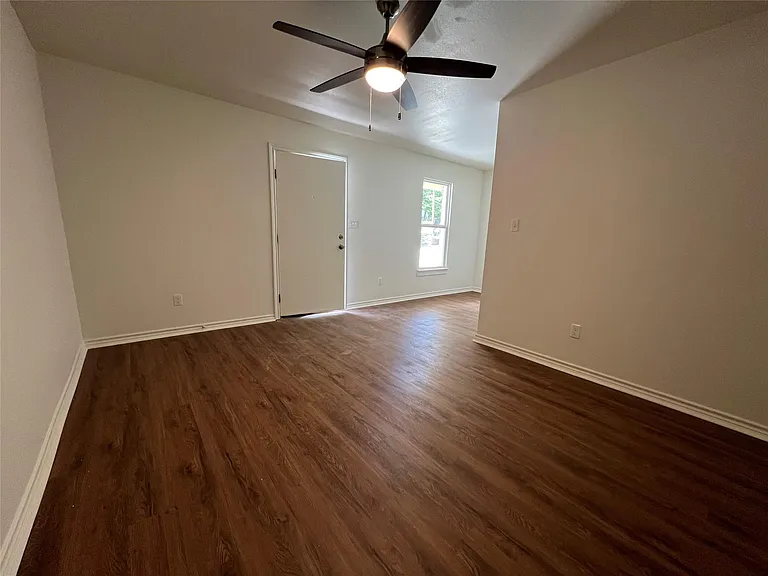 1231 Sycamore Ave #D — Photo 12