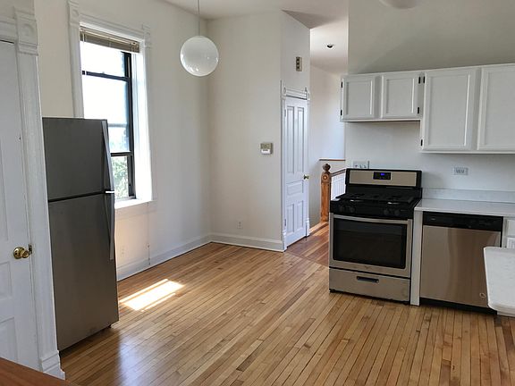 5th image of 1351 N Greenview Ave #4