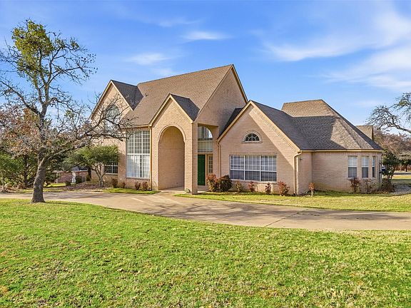 3rd image of 2829 Bent Oaks Dr