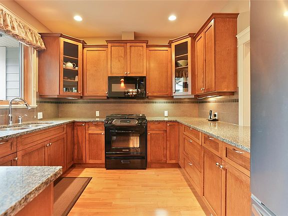 3rd image of 630 Brookside Rd #13