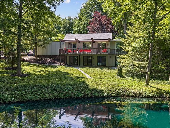4th image of 9339 Canterbury Ln