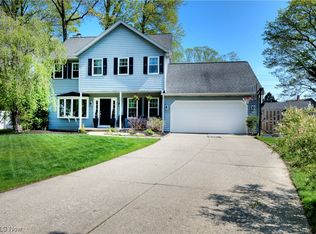 8245 Bradfords Gate, Olmsted Falls, OH 44138