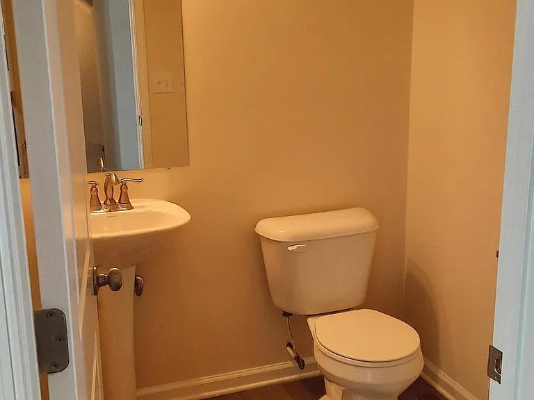 929 Admirals Quay Dr — Photo 11