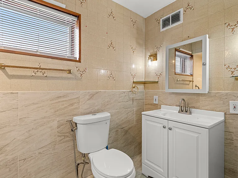 5920 Chase St — Photo 21