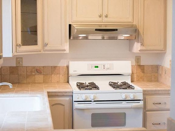 3rd image of 1243 Virginia Ave APT 6