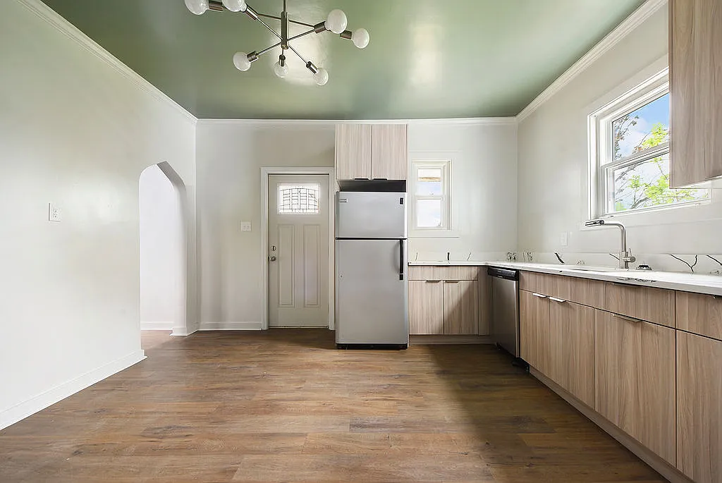 2 bed, 1100 sqft, $1,150 — Photo 4