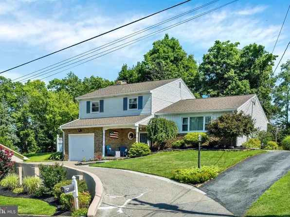 14 Carriage Rd, New Cumberland, PA 17070