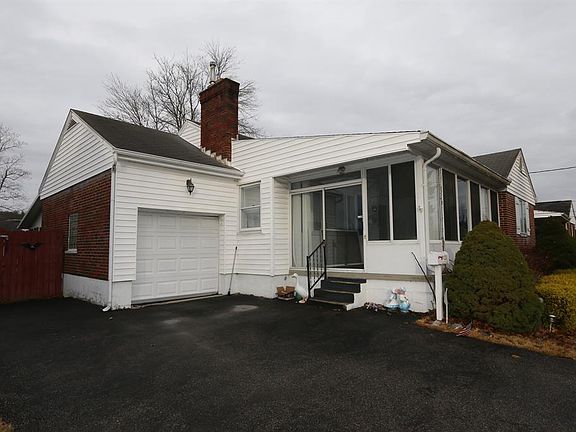 2nd image of 933 Nowlin Ave