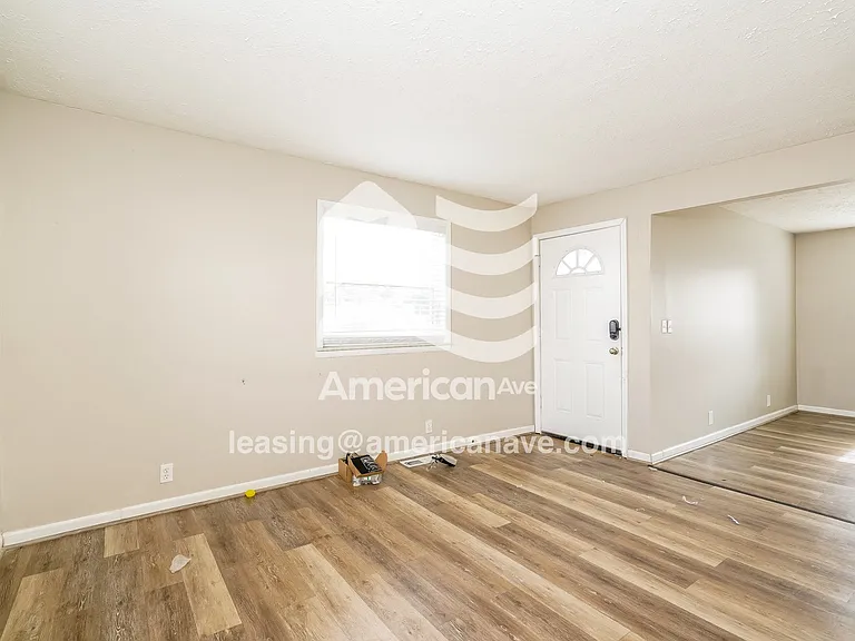 533730_003_living_room_12780397.jpg