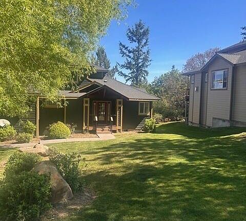 2nd image of 4815 Falcon Dr