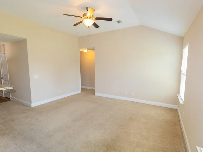 612 Hampstead Ave — Photo 4