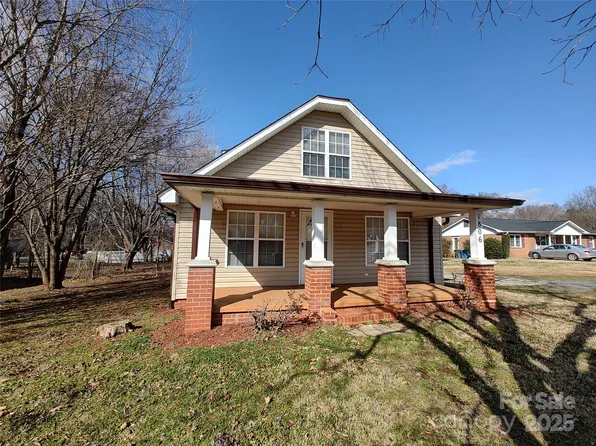 1806 Bringle Ferry Rd, Salisbury, NC 28146
