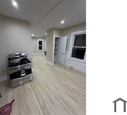 4 bed, 4276 sqft, $2,500 — Photo 2
