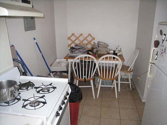 3rd image of 2307 32nd St APT 3C