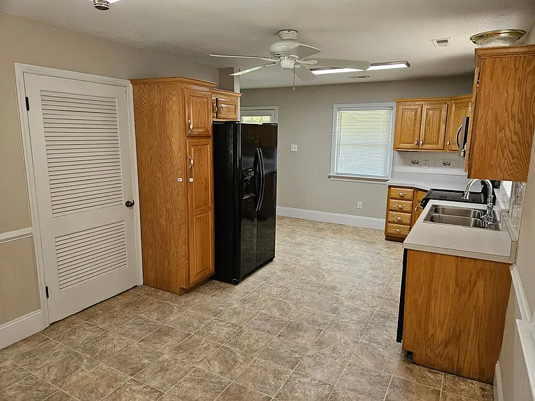 2477 Meadow Rd — Photo 3