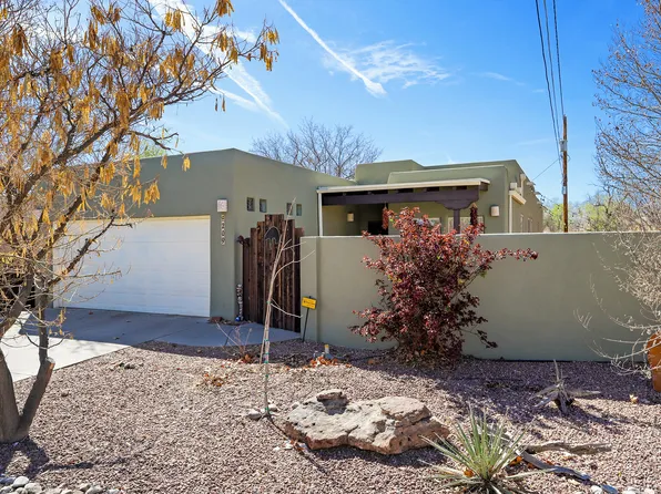 209 Manhattan Pl NW, Albuquerque, NM 87104